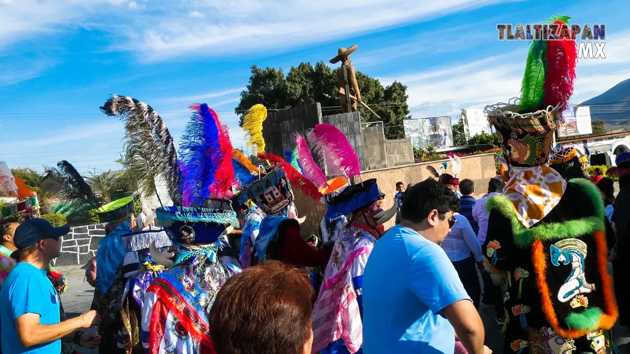 Recorrido del chinelo en 4 caminos de Tlaltizapán.