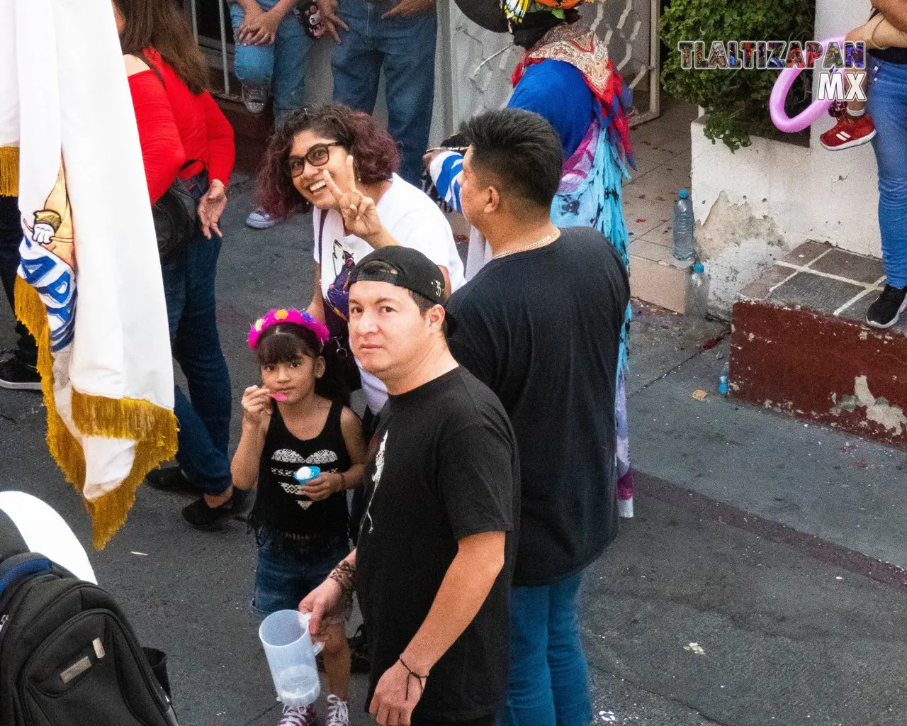 Familia carnavalera en el recorrido de Tlaltizapán Morelos.