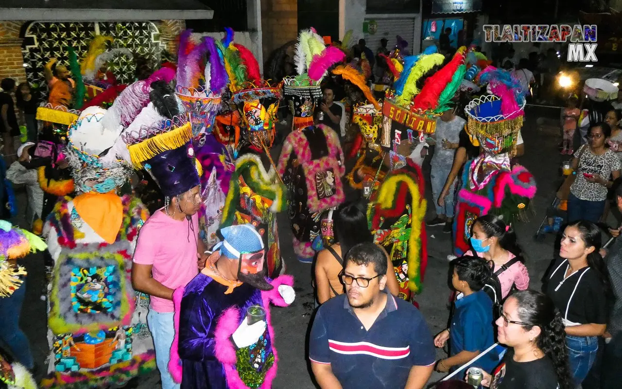 La calle Vicente Guerrero durante el recorrido del carnaval 2023.