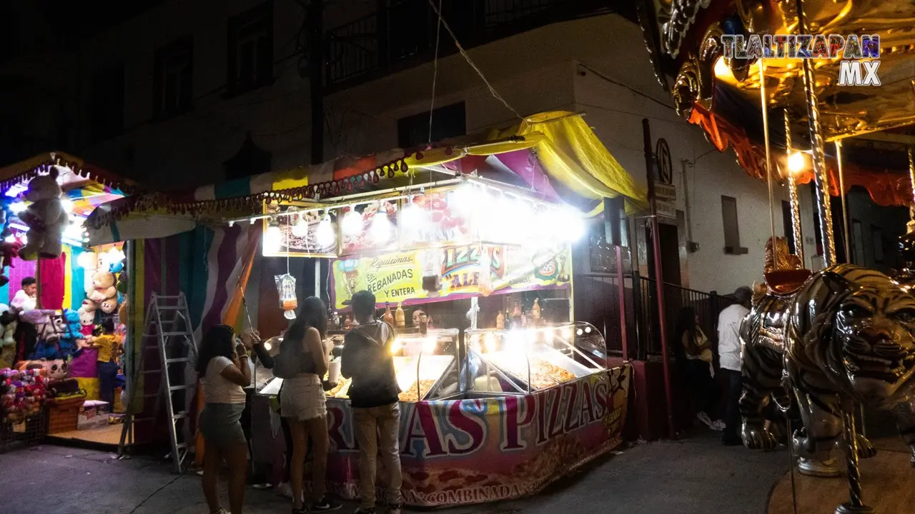 Puesto de Pizzas en el centro de Tlaltizapán.