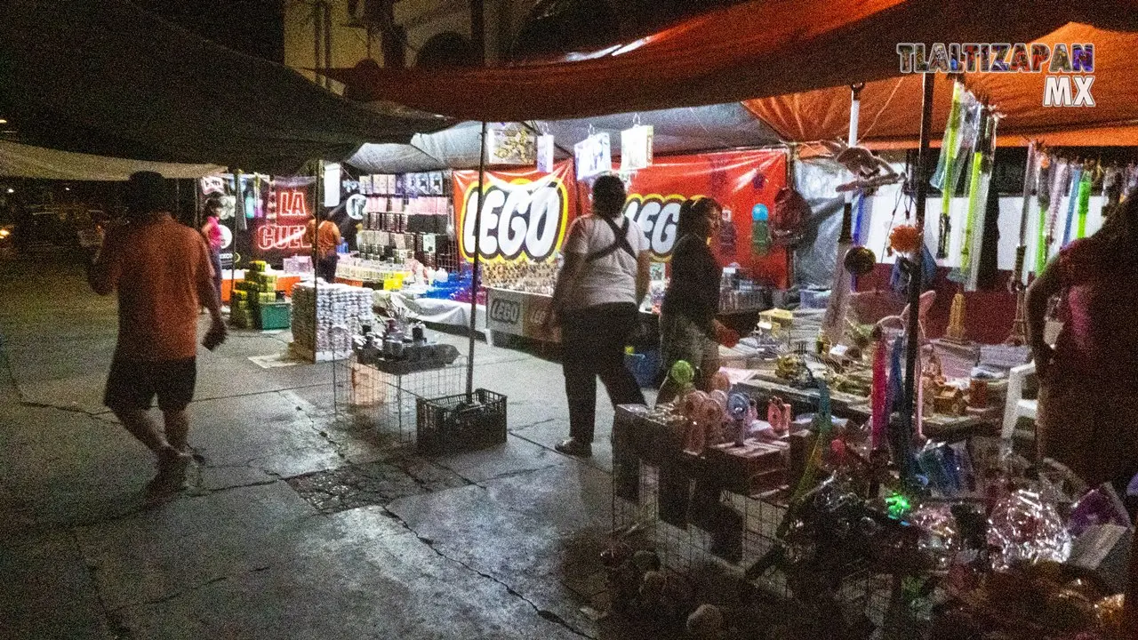 La feria en los alrededores del centro de Tlaltizapán