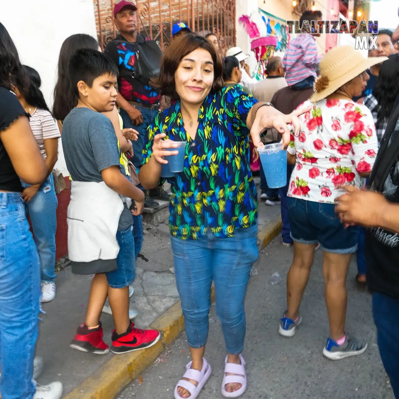 Brincando al son del chinelo en Tlaltizapán, Morelos.