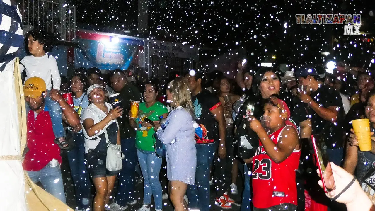 La noche del martes en el recorrido del carnaval 2023.