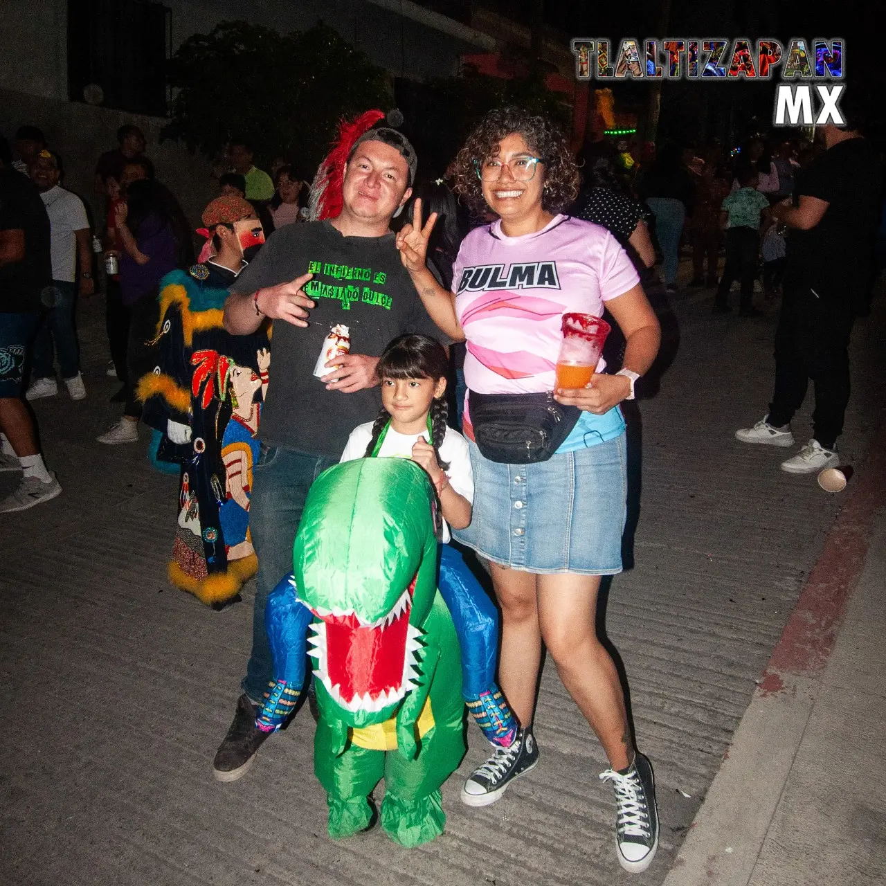 La feliz familia en carnaval 2024 . Foto del recuerdo