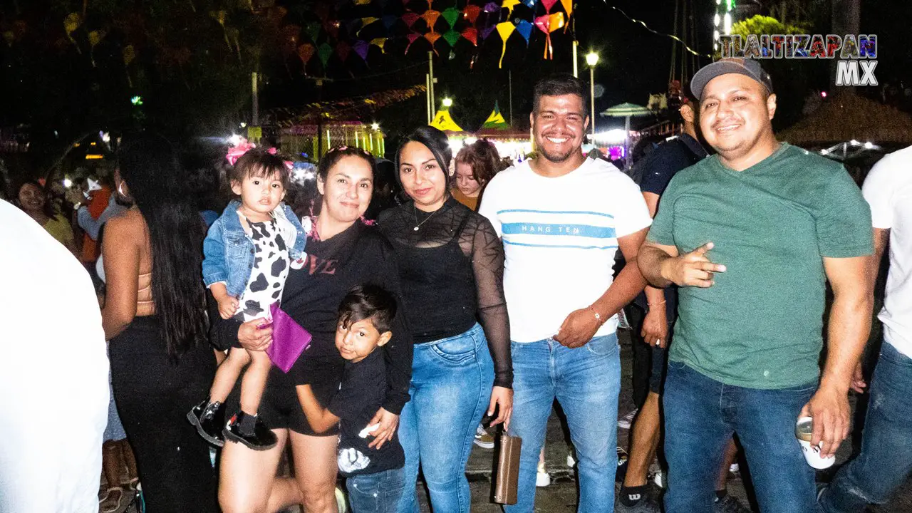 Alegre noche de carnaval en Tlalti