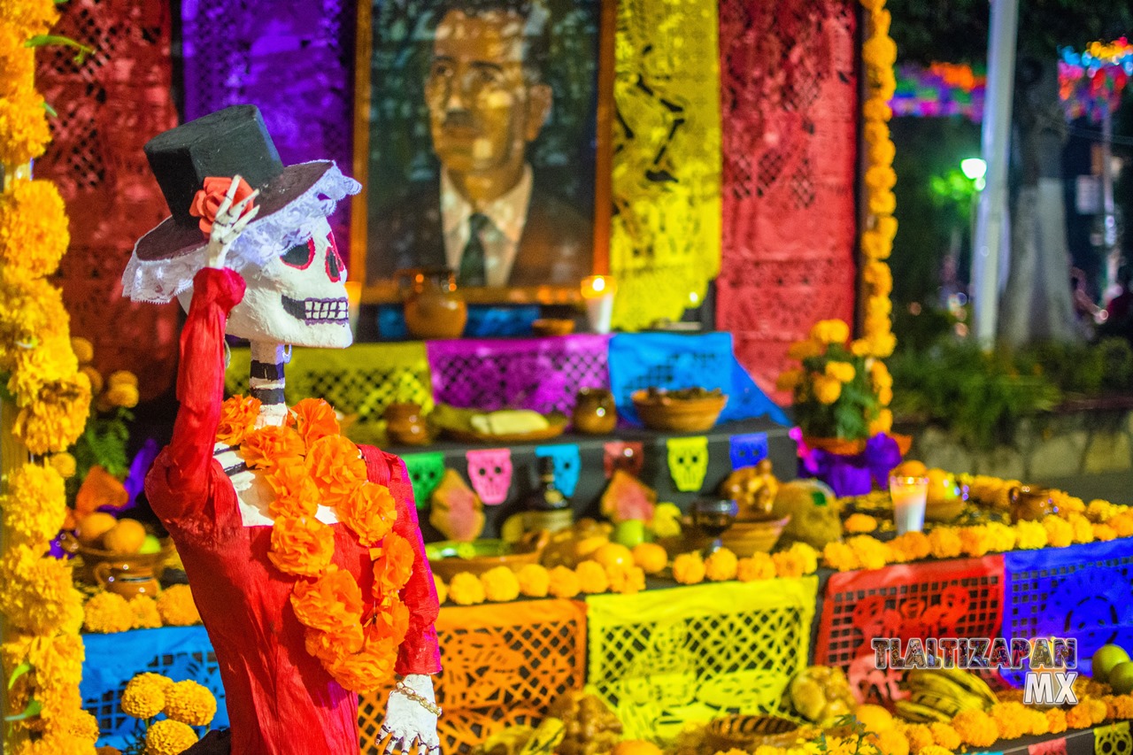 Ofrenda de la secundaria Lázaro Cárdenas