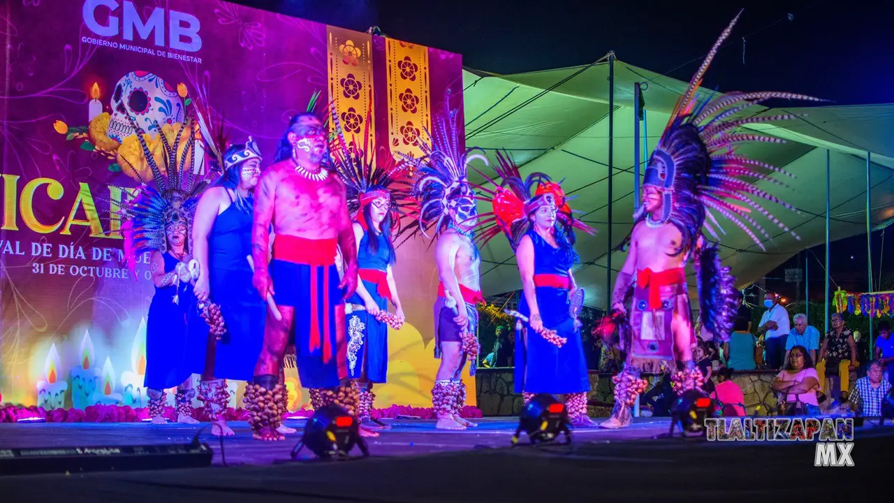 Danzantes de grupo “Ollin - Yoltze”