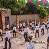 Desfile del alumnado de la preparatoria UAEM 6 Tlaltizapán.