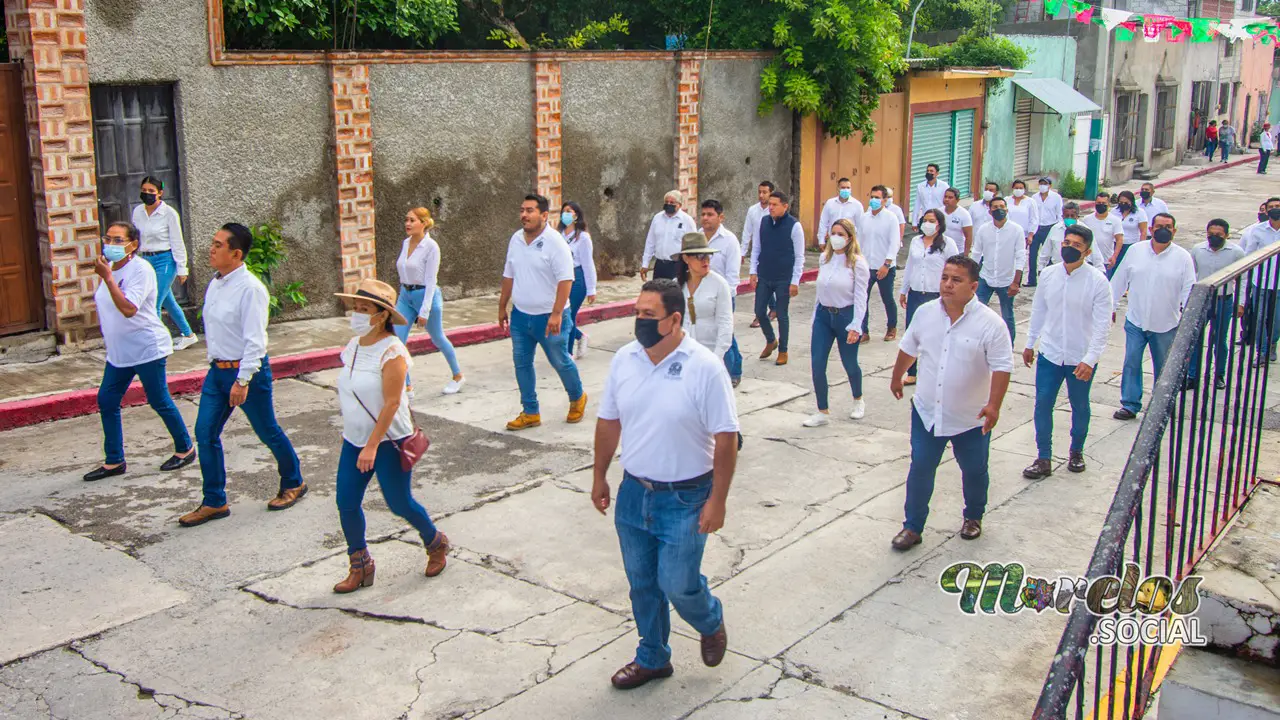 Desfile personal del Honorable Ayuntamiento de Tlaltizapán.