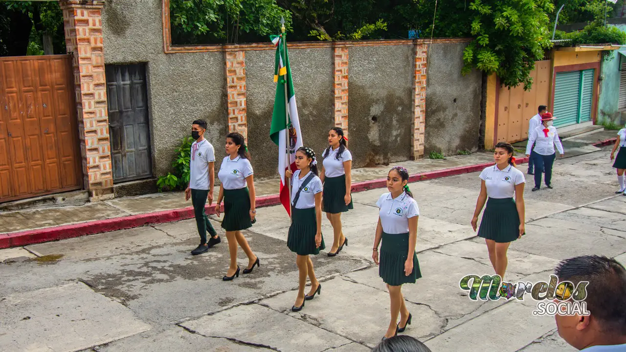 Escolta a la bandera Colegio Bachilleres 06