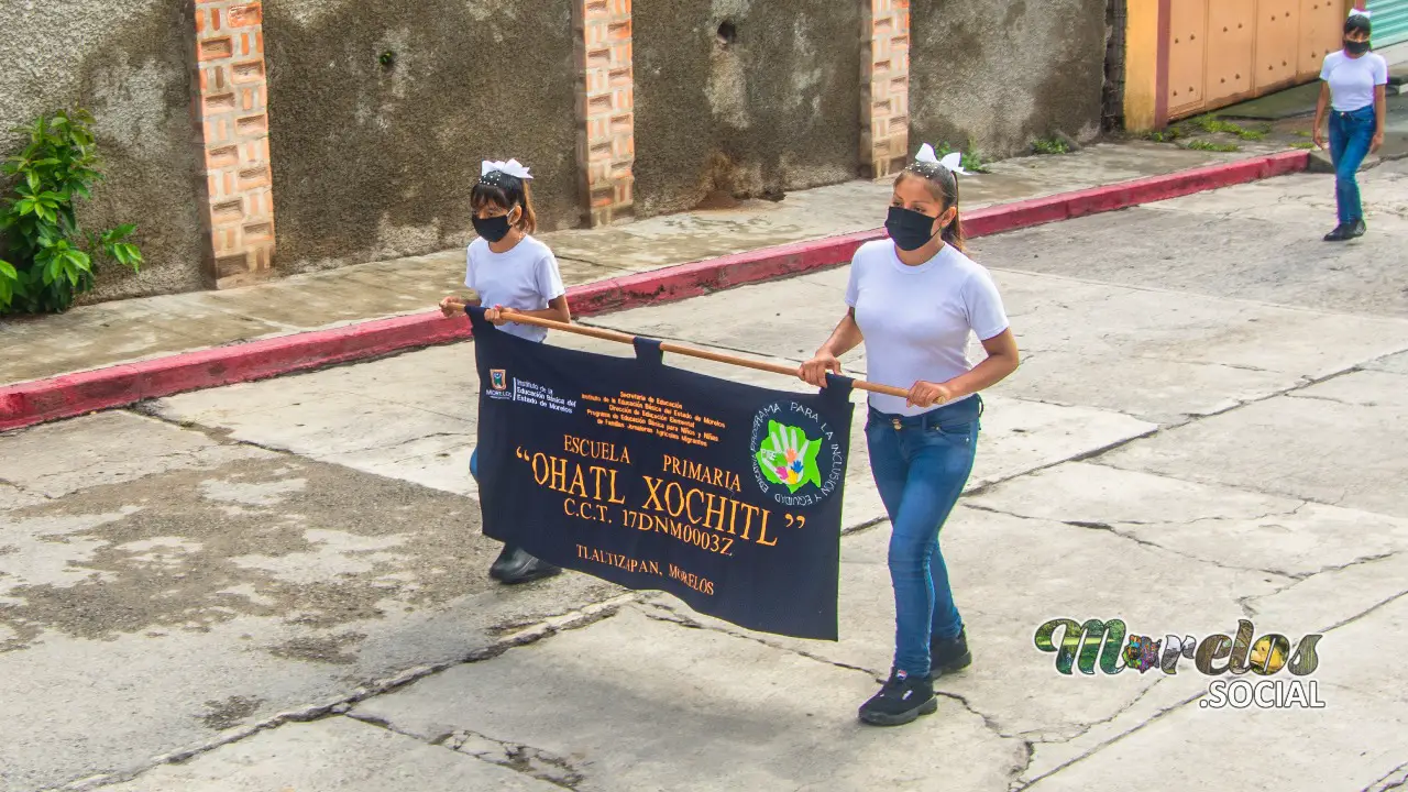 Banderín escuela Ohatl Xochitl