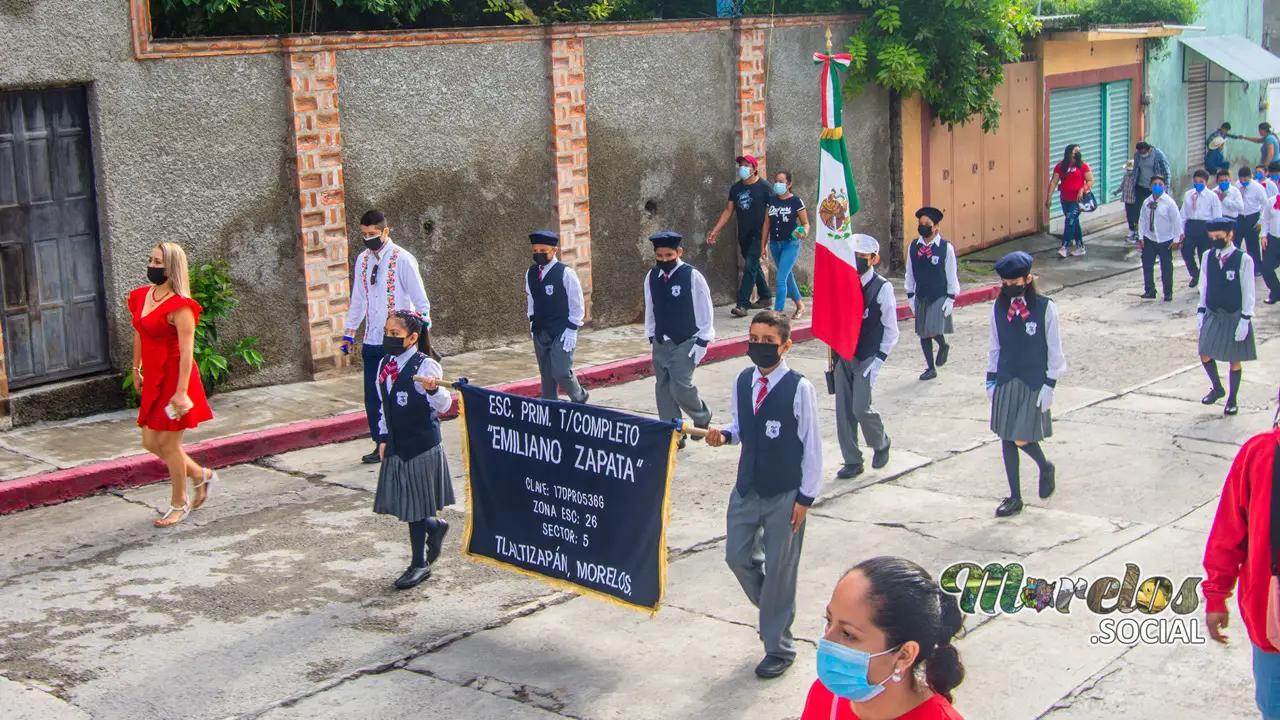 Banderín escuela primaria Emiliano Zapata.