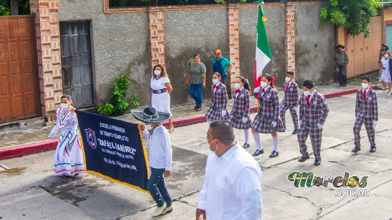 Banderín y escolta a la bandera de la primaria Rafael Ramírez.