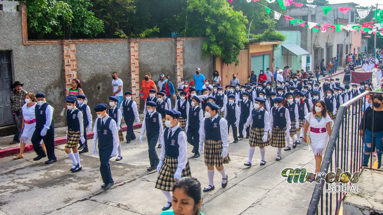 Desfilando los representantes primaria Rafael Ramírez.