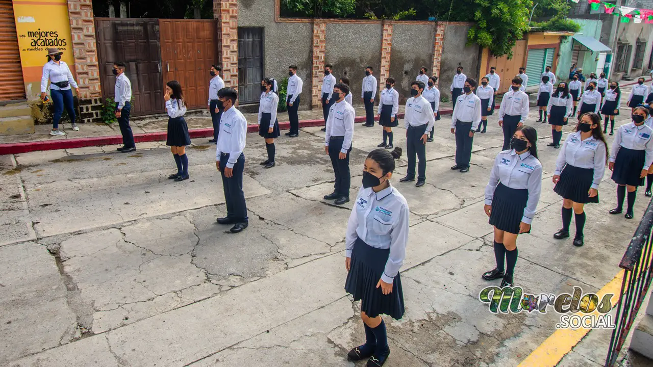 Alumnado de la preparatoria UAEM 6 Tlaltizapán.