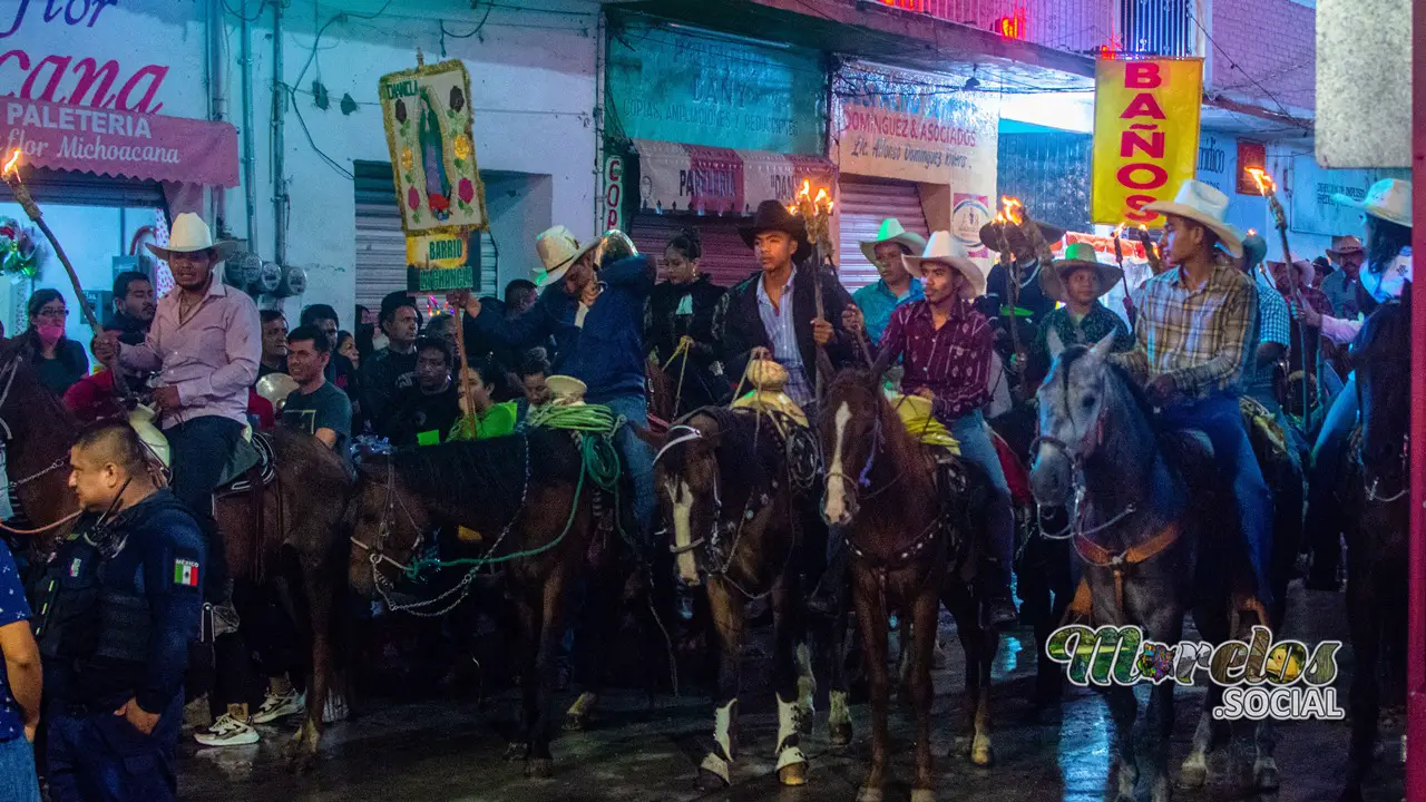 Reuniéndose el 15 de septiembre para la tradicional cabalgata en Tlaltizapán