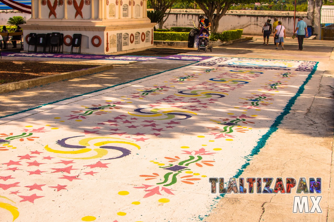 Tapetes en el interior de la Iglesia de Tlaltizapán de Zapata Morelos.