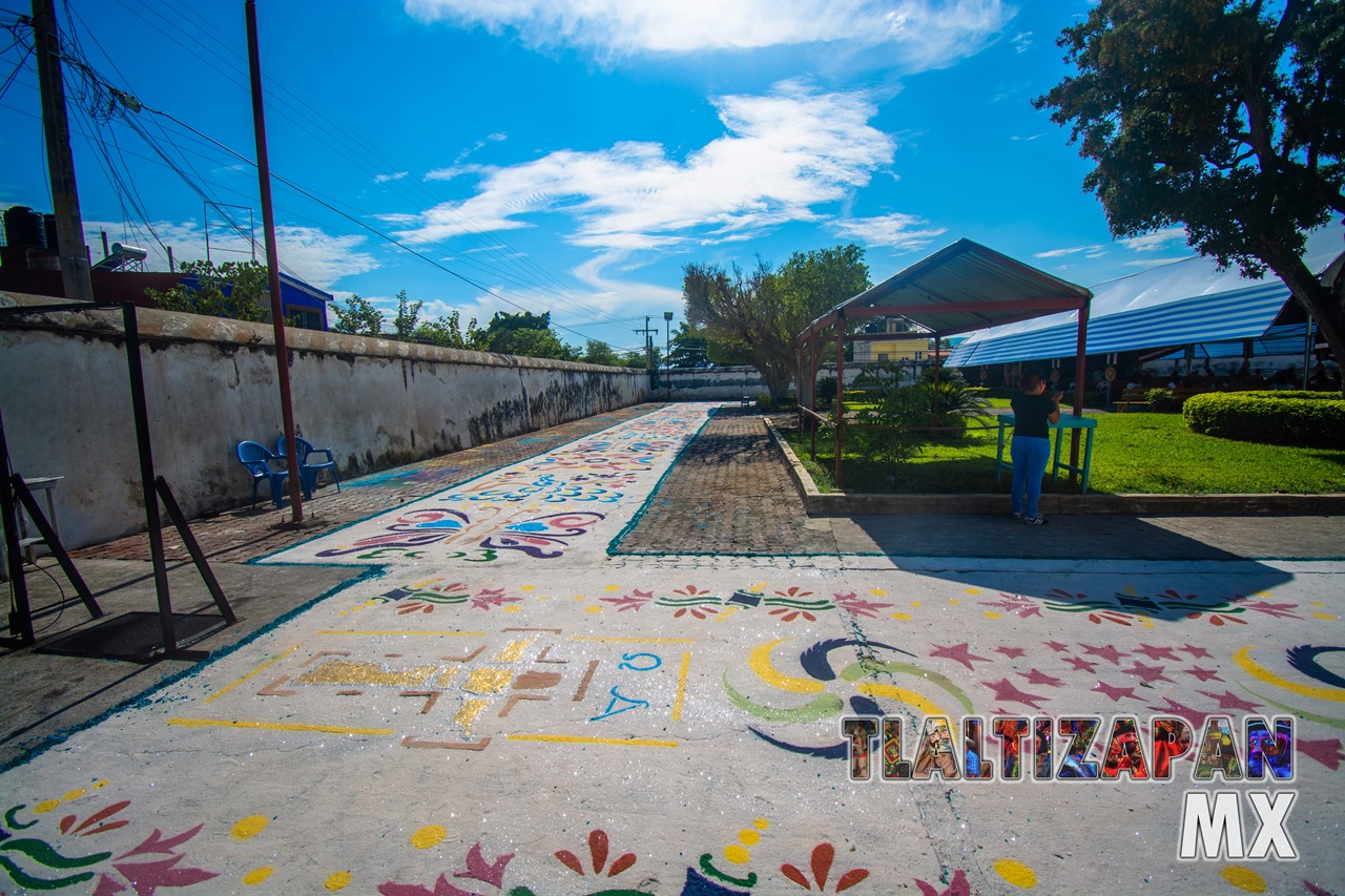 Tapetes en el interior de la Iglesia de Tlaltizapán de Zapata Morelos