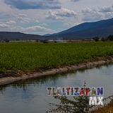 Paisaje del canal, los campos y cerros de Tlaltizapán, Morelos, México