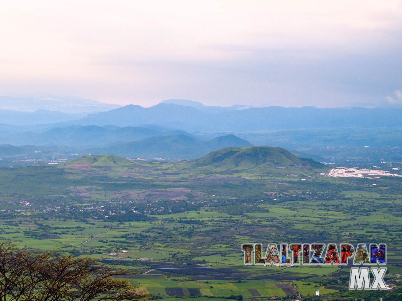 Cerros de Morelos vistos desde el cerro Santa María en Tlaltizapán, Morelos