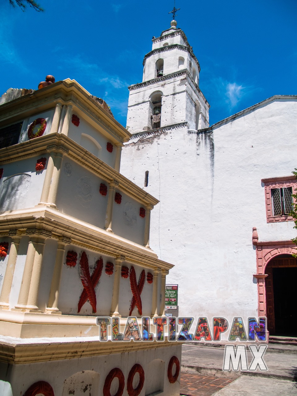 Mausoleo de Emiliano Zapata y el Ex Convento San Miguel Arcangel en Tlaltizapán